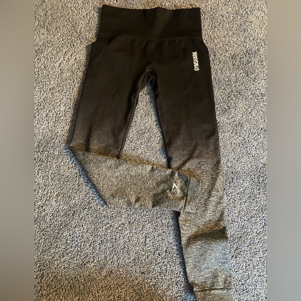 Gymshark women’s black and grey ombré legging xs